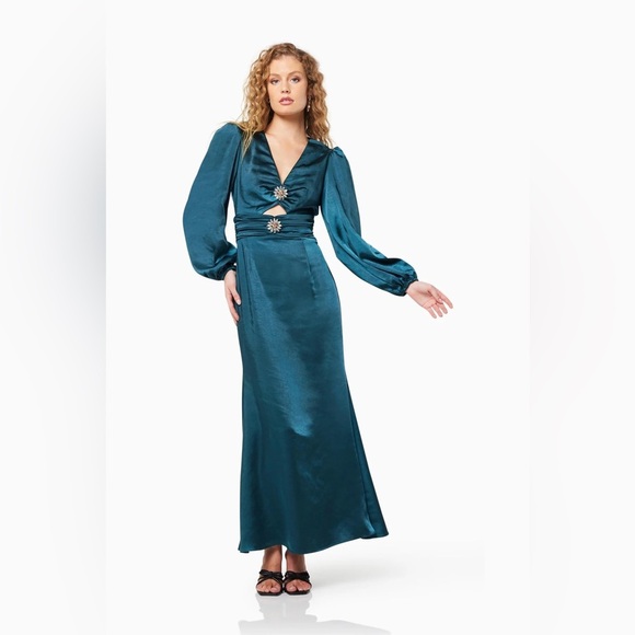 Elliatt Dresses & Skirts - Elliatt NWT Kathy Satin Maxi Dress in Emerald Green / Blue Size Small